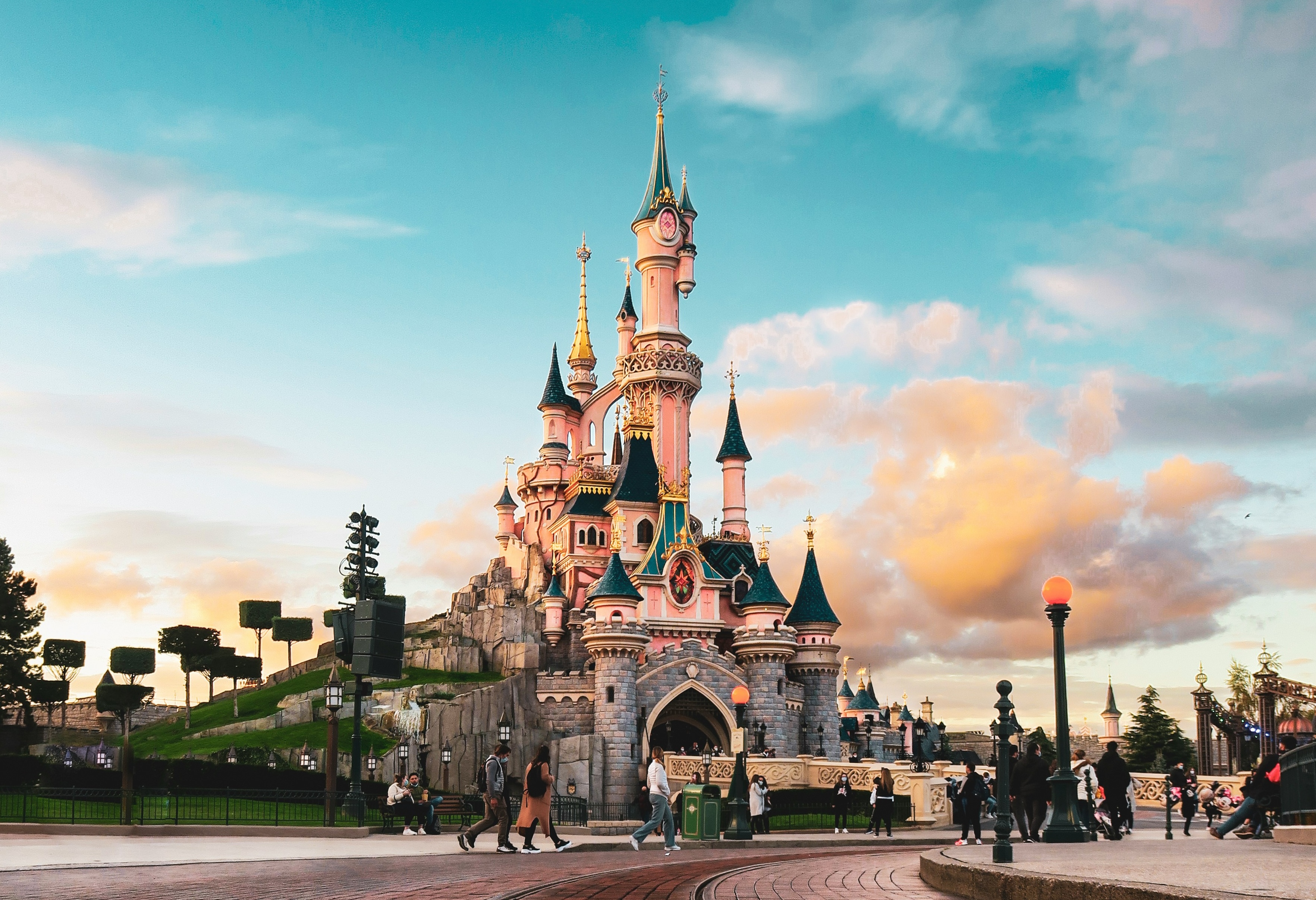 Rope Drop at Disney Parks: We Analyzed the Data So You Don't Have To