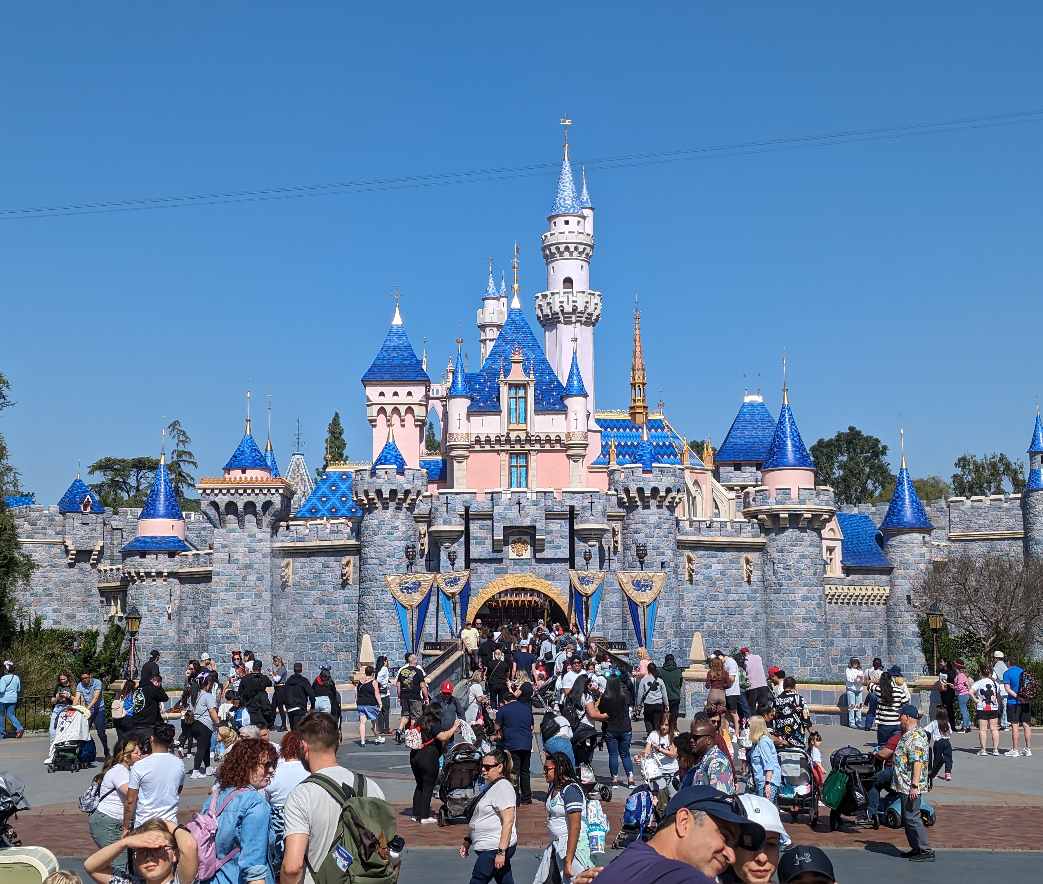 Disneyland Removes Park Hopping Restriction June 9: The Best Time to Hop